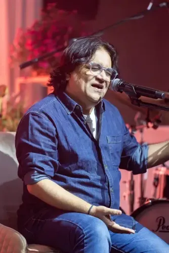 Swanand Kirkire Reflects on Arijit Singh’s Retirement: A Potential Return Awaits