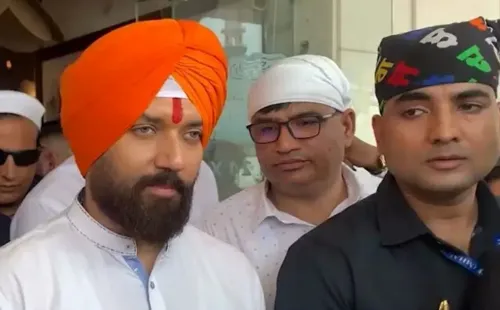 चिराग पासवान ने स्वर्ण मंदिर में टेका मत्था, पंजाब-यूपी चुनाव पर LJP विस्तार का ऐलान