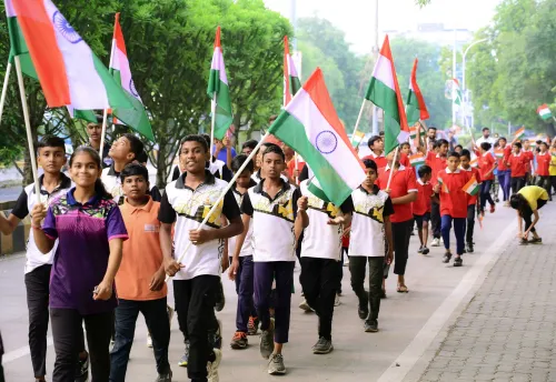 क्या स्वतंत्रता दिवस पर तिरंगा फहराने के लिए सरकार ने ‘हर घर तिरंगा’ अभियान से जुड़ने की अपील की है?