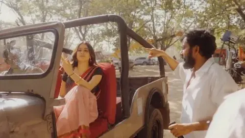 टी-सीरीज ने जाह्नवी कपूर को जन्मदिन की बधाई दी, 'पेड्डी' के सेट से पर्दे के पीछे की झलक