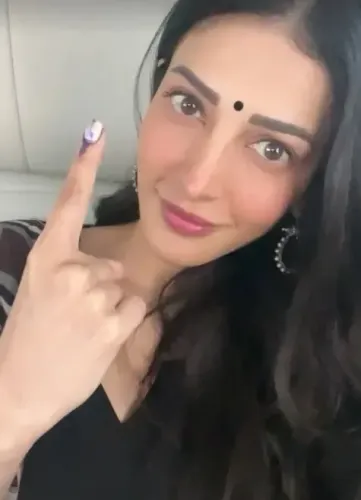 तमिलनाडु चुनाव 2026: श्रुति हासन ने पिता कमल हासन संग डाला वोट, पूछा- 'क्या आपने वोट किया?'