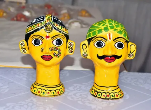 How Does Telangana’s Cheriyal Art Captivate Visitors at Bharat Parv 2025 in Gujarat?