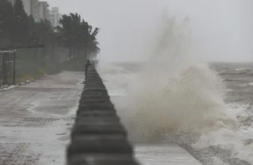 Are Tens of Thousands Evacuated in Hainan as Typhoon Wutip Approaches?