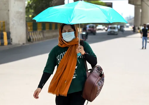 नोएडा में गर्मी का कहर: OPD में ३,०२२ मरीज, डिहाइड्रेशन और हीट स्ट्रोक के मामले बढ़े