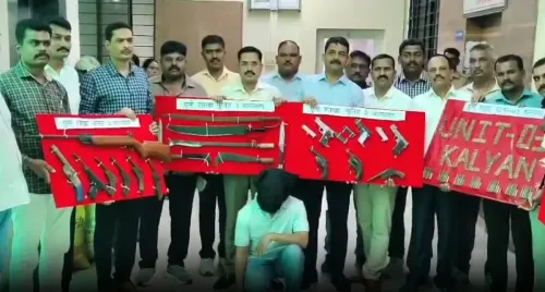 ठाणे में पुलिस ने छापा मारकर बरामद किया हथियारों का जखीरा, एक अपराधी गिरफ्तार