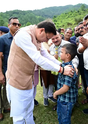 क्या मुख्यमंत्री धामी ने थराली में आपदा प्रभावित क्षेत्रों का निरीक्षण किया?
