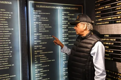 Tharoor Moved by Soldiers' Last Letters at War Museum