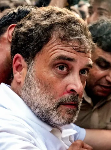 Tharoor Quotes Shakeel Badayuni in Veiled Congress Unity Message