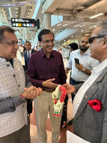Tharoor visits Bangkok at India-Thai Chamber invite