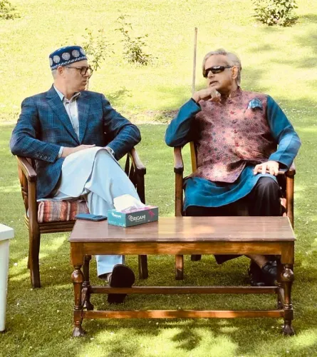 Tharoor Visits Dachigam National Park, Meets CM Omar Abdullah