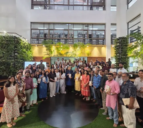 Tharoor Visits IIM Kozhikode, Praises Chatterjee's Leadership