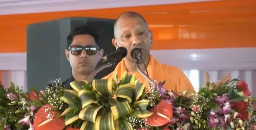 मुख्यमंत्री योगी ने थारू समाज के खिलाफ झूठे मुकदमे वापस लेने का किया ऐलान