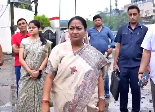 Why Is Delhi CM Criticizing Officials During Visit to Waterlogged Majnu Ka Tila?
