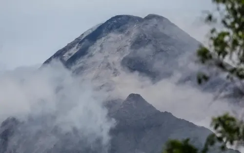 Mayon Volcano erupts in Philippines, 1,325 families evacuated south of Manila