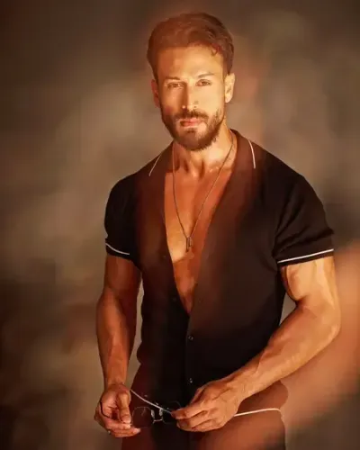 टाइगर श्रॉफ ने लगाई शानदार बैकफ्लिप, पूछा- 'चक्कर आया...'