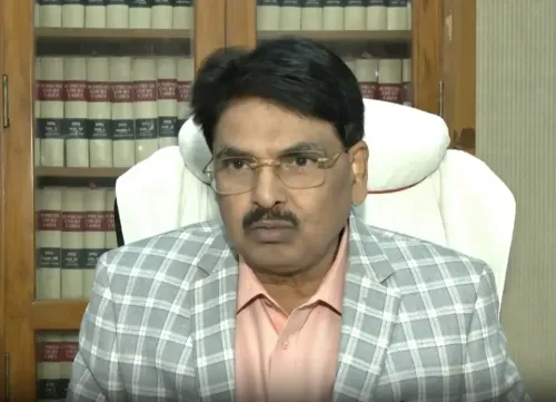 क्या टीएमसी विधायक जाकिर हुसैन मंदिर और मस्जिद बनाएंगे?