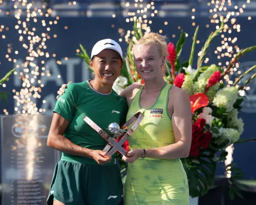 Siniakova and Zhang clinch Toronto WTA 1000 doubles title without dropping a set