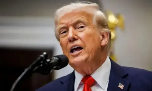 Trump Sends 'Final Warning' to Hamas as US Engages in Hostage Negotiations
