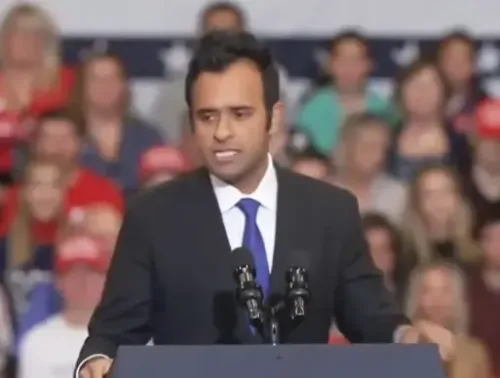 Trump backs Vivek Ramaswamy at Ohio rally, pledges $5,000 dividend if GOP wins Congress
