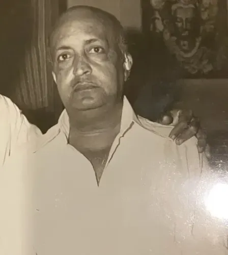 क्या ट्यूशन पढ़ाकर जीवन गुजारने वाले 'अनजान' बॉलीवुड के सुपरहिट गीतों के जादूगर बन गए?