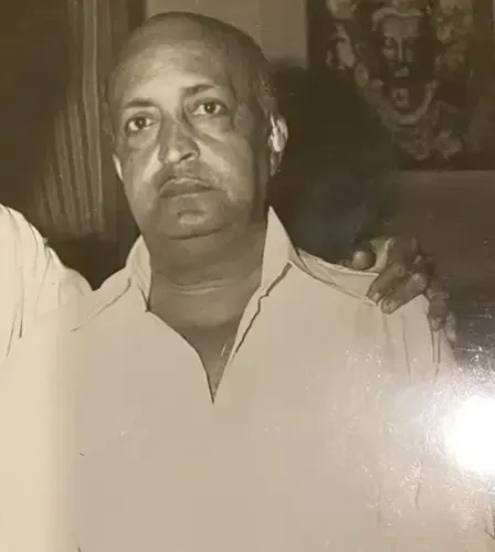 ट्यूशन पढ़ाकर जीवन गुजारते थे 'अनजान', फिर ऐसे बन गए बॉलीवुड के सुपरहिट गीतों के जादूगर