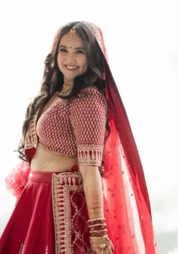 क्या टीवी इंडस्ट्री की अभिनेत्रियों सारा खान और रूपल त्यागी ने शादी रचाई?