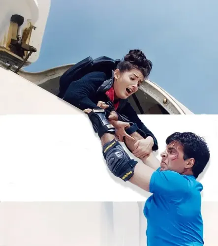 Did Twinkle Khanna Really Rescue Akshay Kumar from a Crashing Airplane?