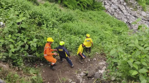 Did a Boulder Tragedy Claim Lives on the Kedarnath Yatra Route?