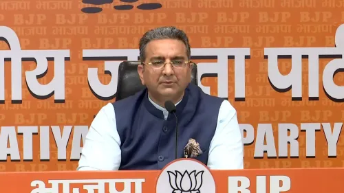 गौरव भाटिया का राहुल गांधी पर तंज: 'मोहब्बत की दुकान' में बेशर्मी का सामान