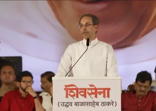 Uddhav Thackeray calls for regime change at Dussehra rally, slams Fadnavis over farm crisis