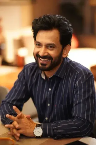 Umesh Kamat Reveals His Experience Working with Priya Bapat