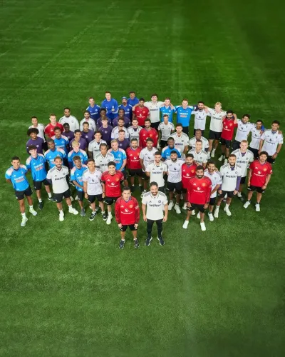 Could the Indian Cricket Team Unite with Manchester United Footballers?