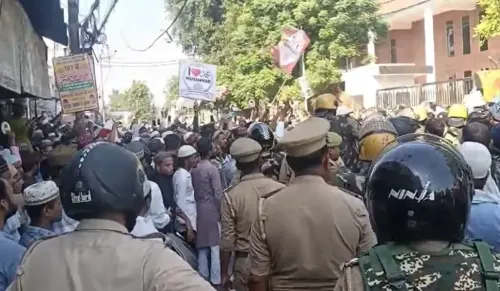 क्या बरेली में 'आई लव मोहम्मद' विवाद के बाद 48 घंटे के लिए टेलीकॉम सेवाएं निलंबित की गईं?