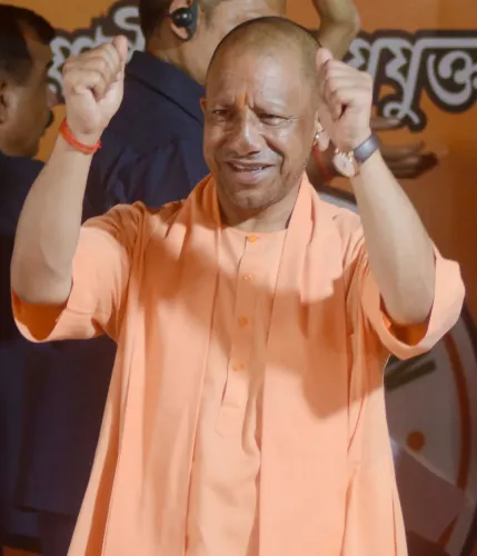 योगी आदित्यनाथ बने यूपी के सबसे लंबे समय तक लगातार मुख्यमंत्री, 54वें जन्मदिन पर रिकॉर्ड की चर्चा