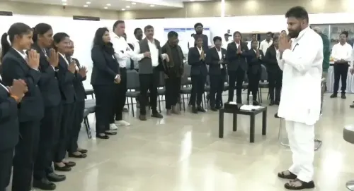 क्या उप मुख्यमंत्री पवन कल्याण ने दृष्टिबाधित टी20 विश्व कप जीतने वाली महिला क्रिकेटरों को सम्मानित किया?