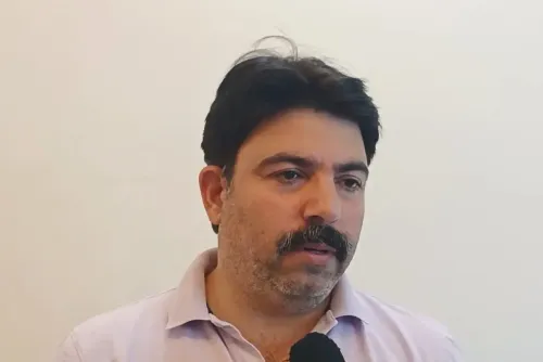 यूपी पुलिस सब-इंस्पेक्टर भर्ती परीक्षा में 'पंडित' शब्द पर विवाद, नेताओं ने दी प्रतिक्रियाएँ