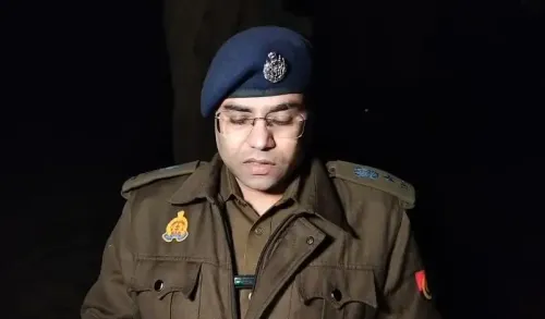 क्या प्रयागराज में जमीनी विवाद के चलते एक परिवार के तीन सदस्यों की हत्या हो गई?