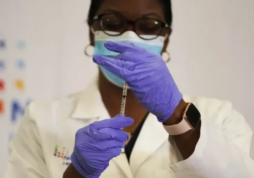 Bipartisan US Legislation Aims to Exempt Doctors from H-1B Visa Fee