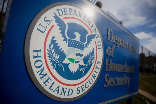US Government Erroneously Informs Ukrainian Refugees to Depart