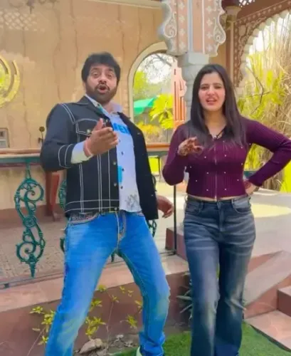 उत्तर कुमार के नए गाने 'आजा मेरी गाड़ी में' की झलक ने बढ़ाया उत्साह, फैंस बोले- 'सुपरहिट है सॉन्ग' 