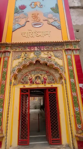 क्या आप जानते हैं उत्तर प्रदेश के अनोखे मंदिर में एक साथ चारों धाम के दर्शन कैसे कर सकते हैं?