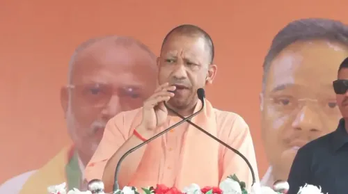 उत्तर प्रदेश में 40 आईएएस अधिकारियों के महत्वपूर्ण तबादले, 15 जिलों के डीएम में बदलाव