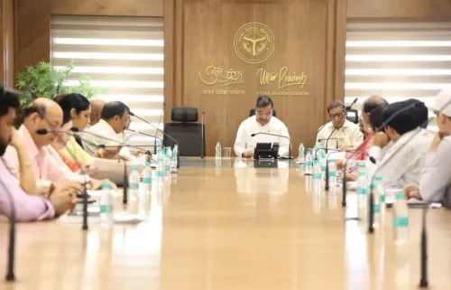 उत्तर प्रदेश: मंत्री जयवीर सिंह ने विलंबित पर्यटन परियोजनाओं के लिए सख्त निर्देश दिए