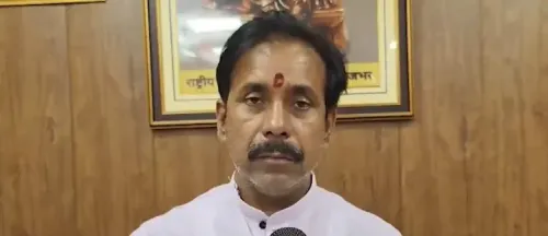 मन की बात की तारीफ, कांग्रेस पर हमला: यूपी मंत्री अनिल राजभर ने खड़गे-राहुल पर साधा निशाना