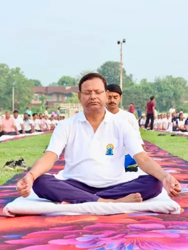 उत्तर प्रदेश: योग से निरोग, निरोग से विकसित भारत' का संदेश, प्रदेशभर में मंडल स्तर तक आयोजित हुए योग शिविर