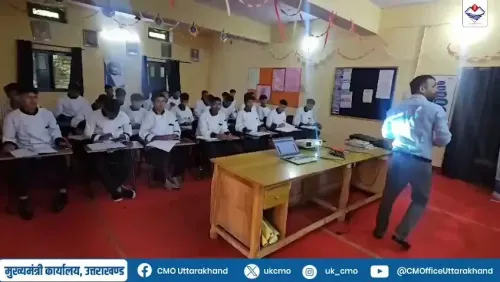 Uttarakhand CMO Pushes Skill Dev, Self-Employment in Chamoli