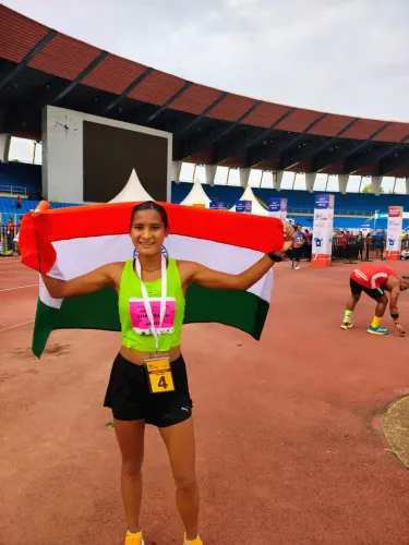 क्या उत्तराखंड की 'फ्लाइंग गर्ल' भागीरथी बिष्ट ने हैदराबाद मैराथन में गोल्ड जीता?