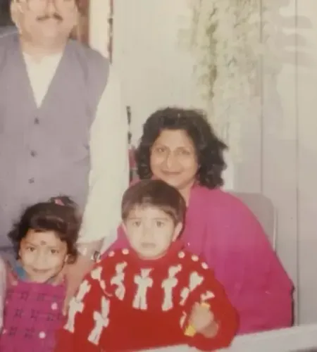 Did Vaani Kapoor Just Celebrate Her Mumma’s Birthday in the Most Heartfelt Way?