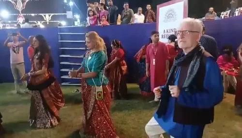 वडोदरा के लक्ष्मी विलास पैलेस में नवरात्र गरबा: 30 देशों के 160 विदेशी प्रतिनिधि झूमे