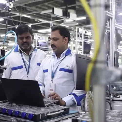 Vaishnaw Highlights 6X Electronics Growth, 99% Mobile Made in India